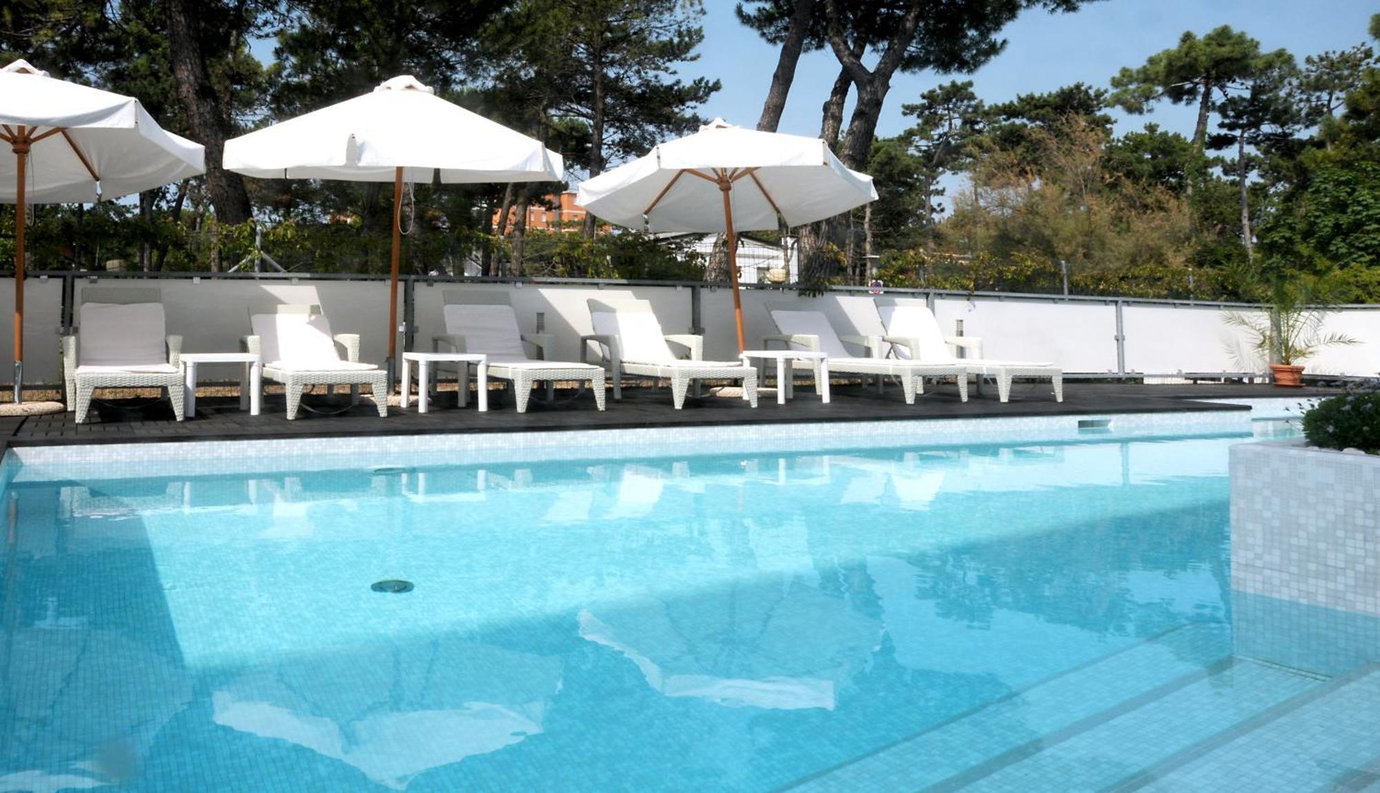 ליגננו סביאדורו Hotel Rex מראה חיצוני תמונה