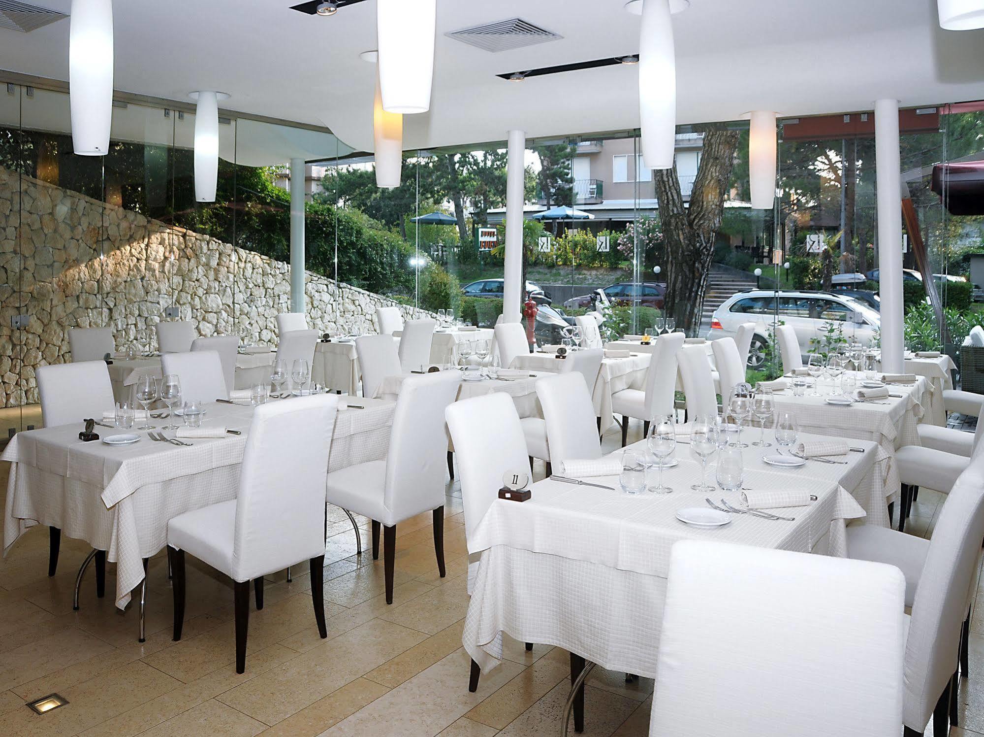 ליגננו סביאדורו Hotel Rex מראה חיצוני תמונה