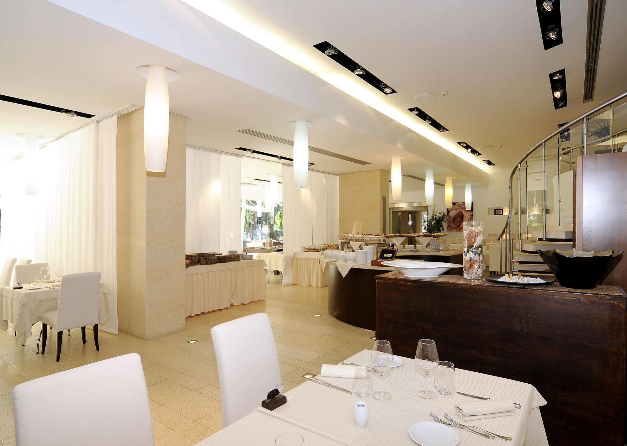 ליגננו סביאדורו Hotel Rex מראה חיצוני תמונה