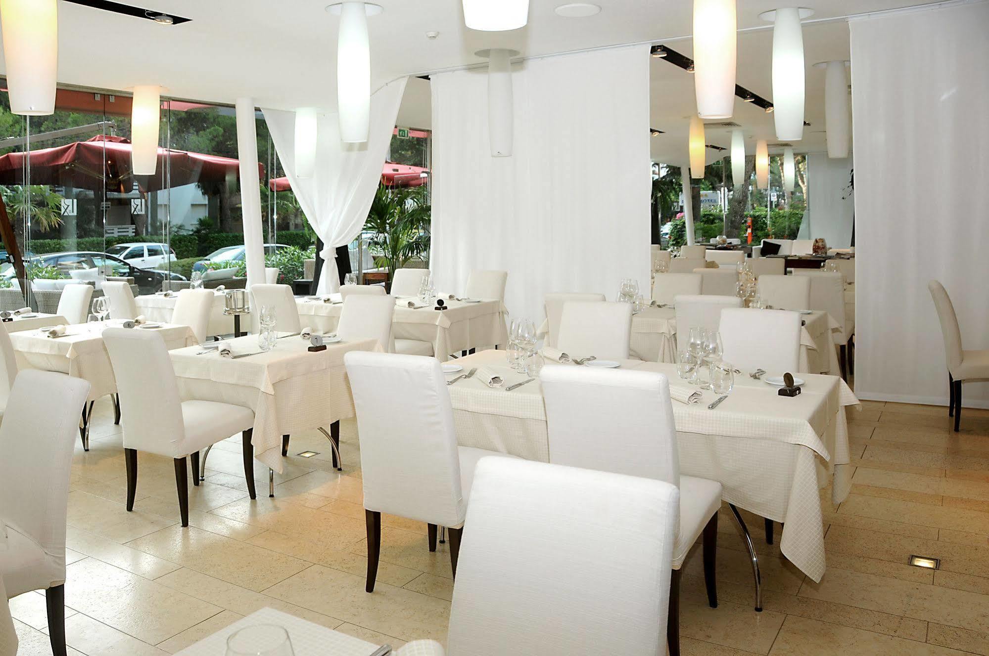 ליגננו סביאדורו Hotel Rex מראה חיצוני תמונה