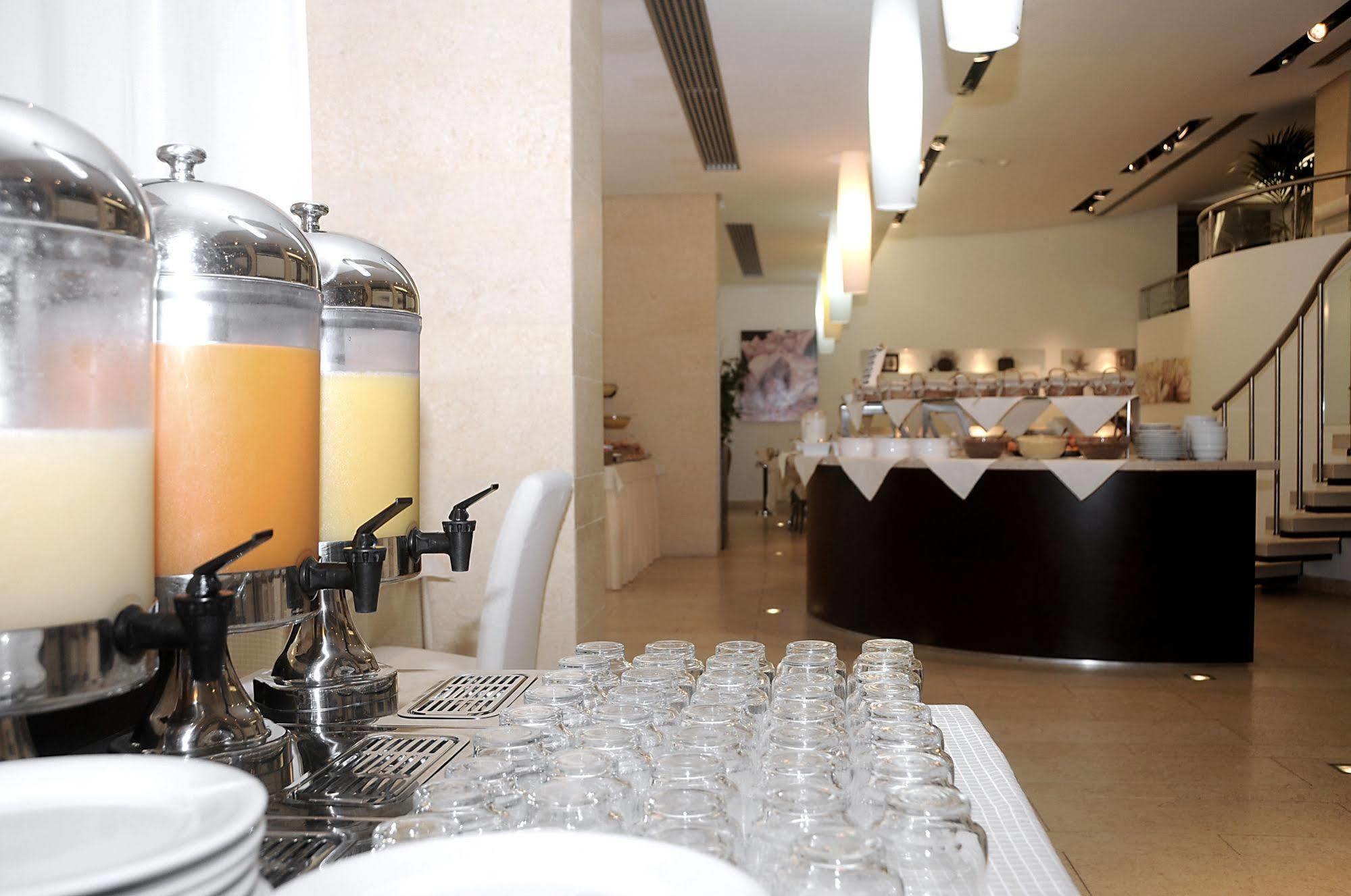 ליגננו סביאדורו Hotel Rex מראה חיצוני תמונה